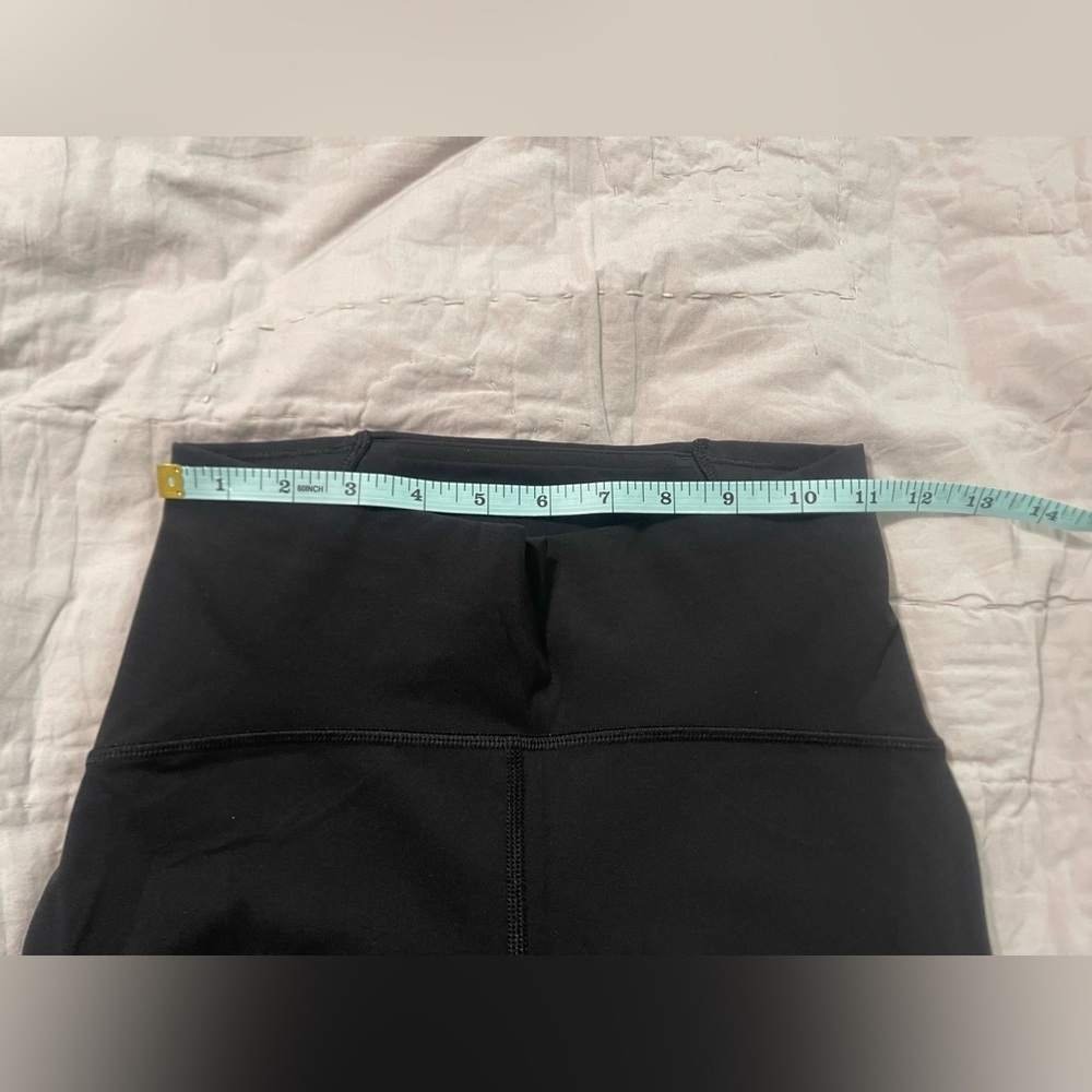 LULULEMON Crop Leggings with Mesh Side/Reflector Fabric - Picture 7 of 7
